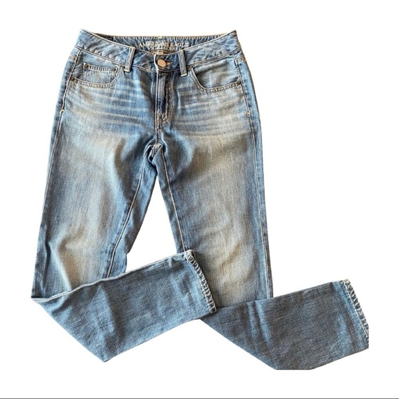 American Eagle Outfitters Boy Jean. Blue Denim Straight Leg  Mid Rise. Size 0 - Picture 1 of 4